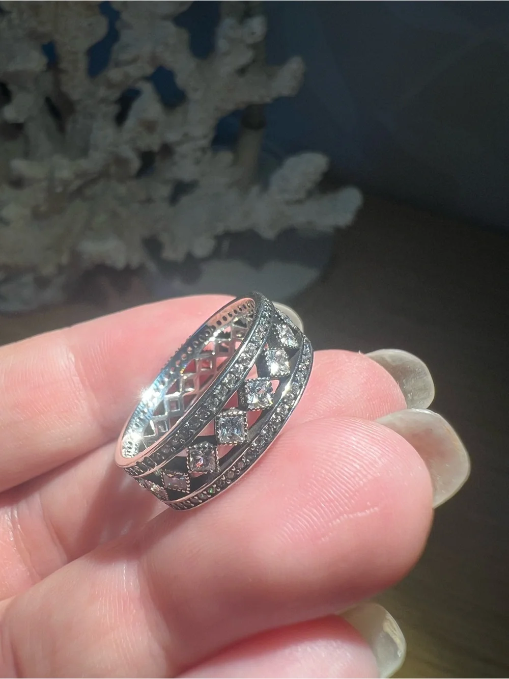 Vintage Fascination Wide Band Ring – Size 8